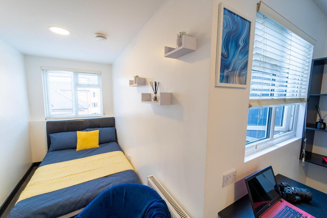 Staysa Equipped Studios Near Qe And Uob In Guesthouse Close To The City! Birmingham Chambre photo