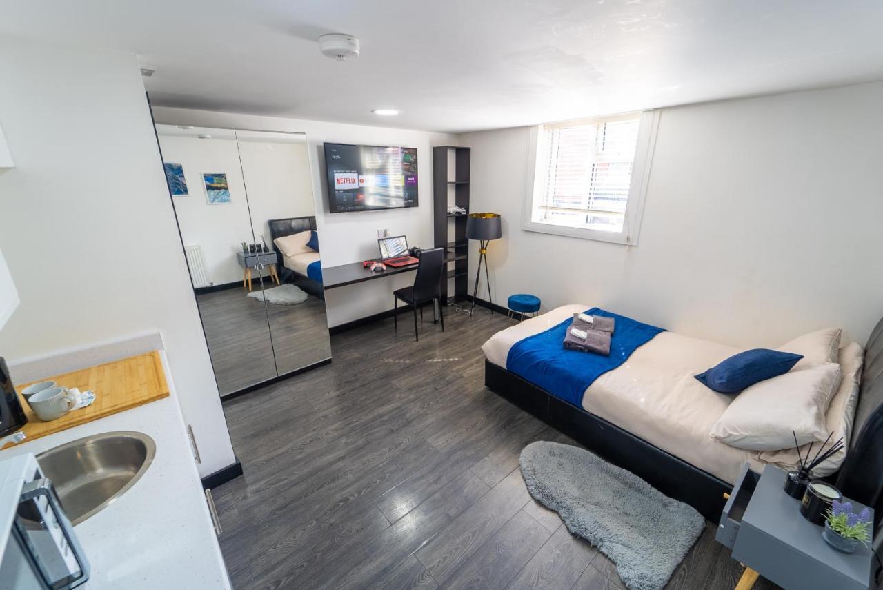 Staysa Equipped Studios Near Qe And Uob In Guesthouse Close To The City! Birmingham Extérieur photo