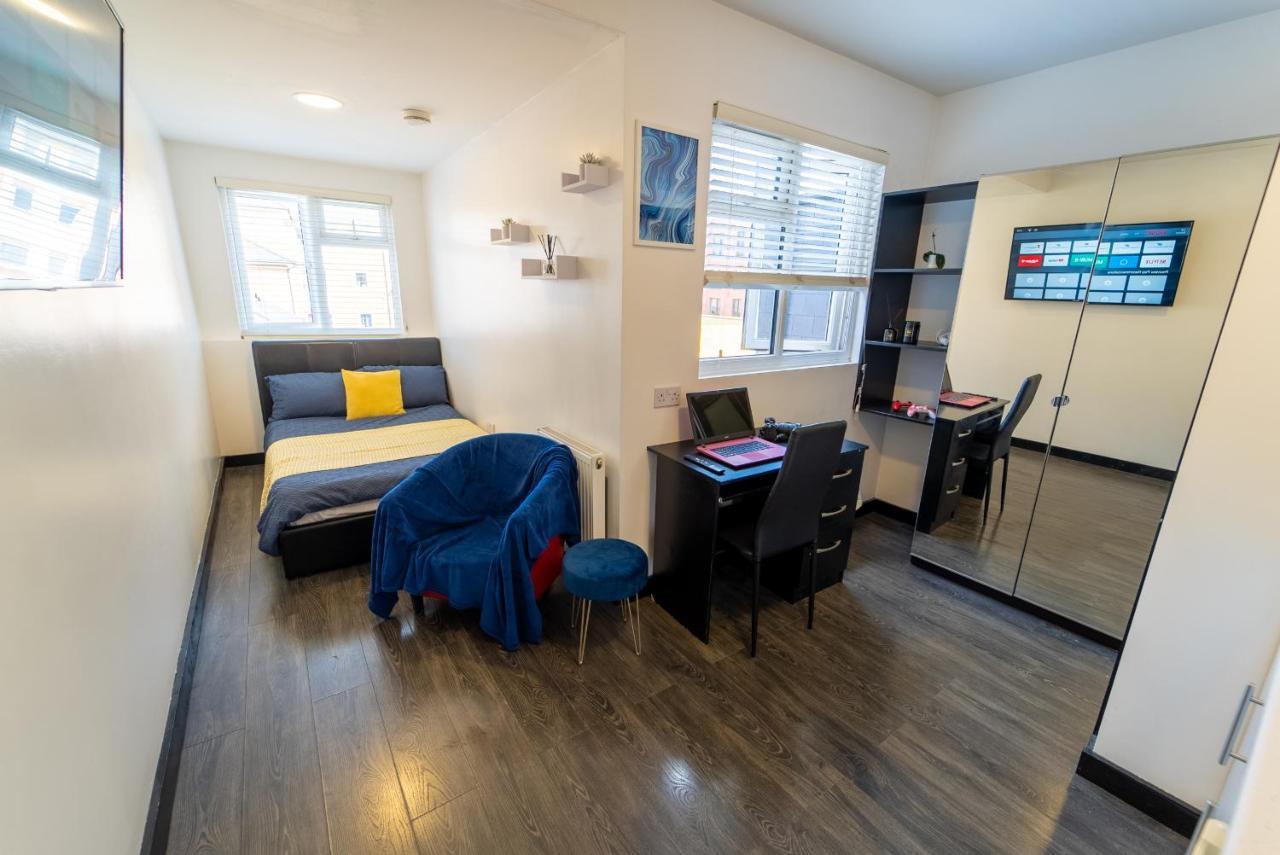 Staysa Equipped Studios Near Qe And Uob In Guesthouse Close To The City! Birmingham Chambre photo
