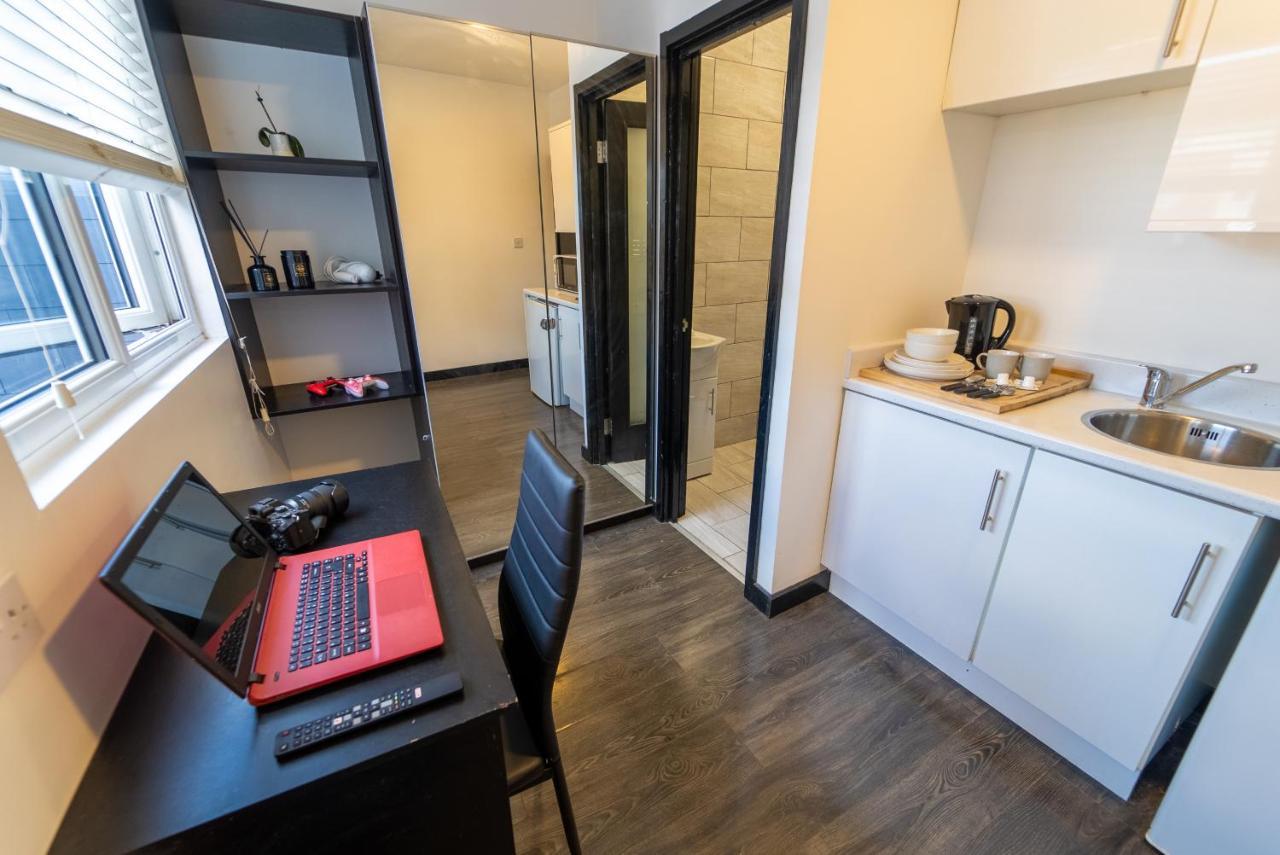 Staysa Equipped Studios Near Qe And Uob In Guesthouse Close To The City! Birmingham Chambre photo