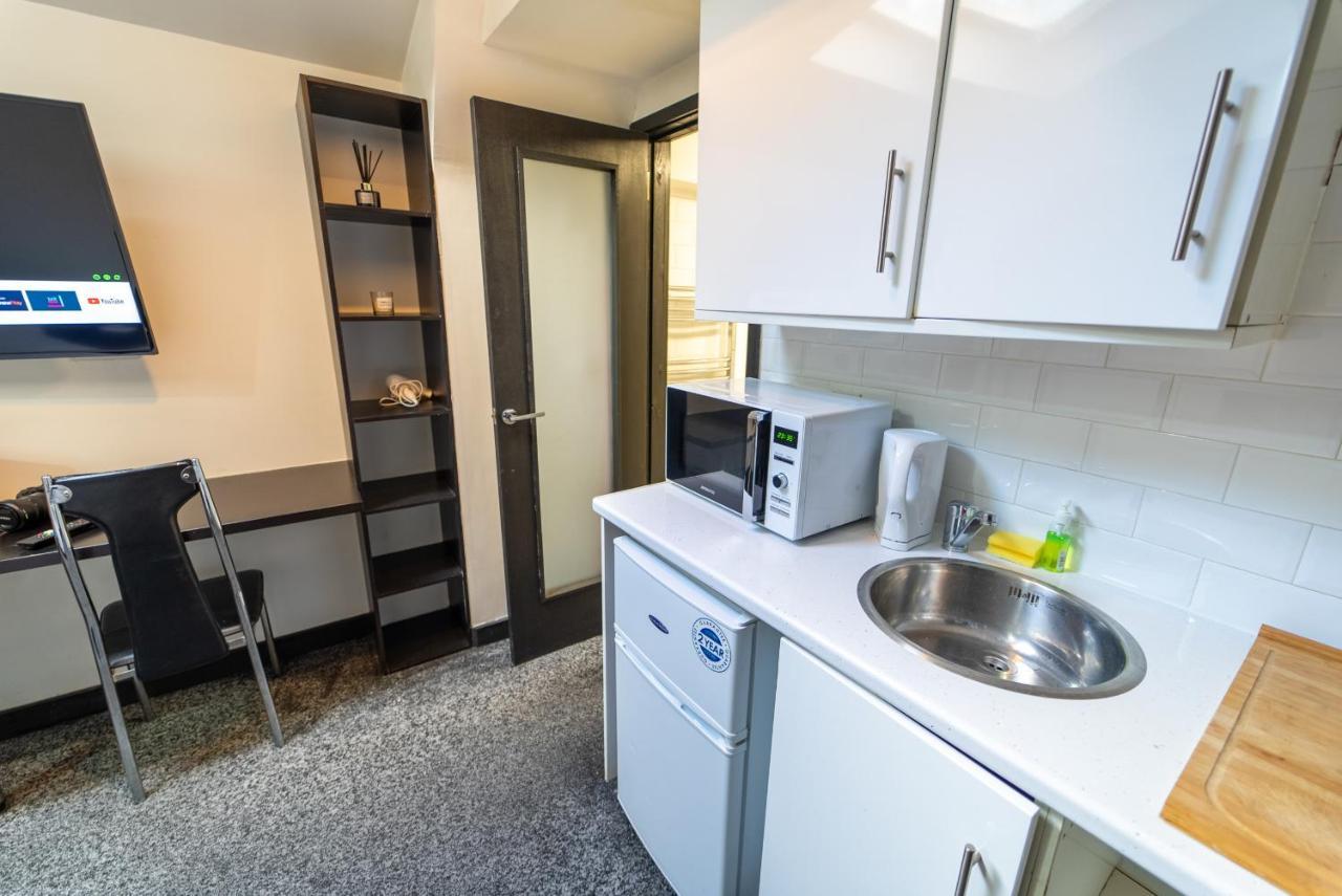 Staysa Equipped Studios Near Qe And Uob In Guesthouse Close To The City! Birmingham Chambre photo