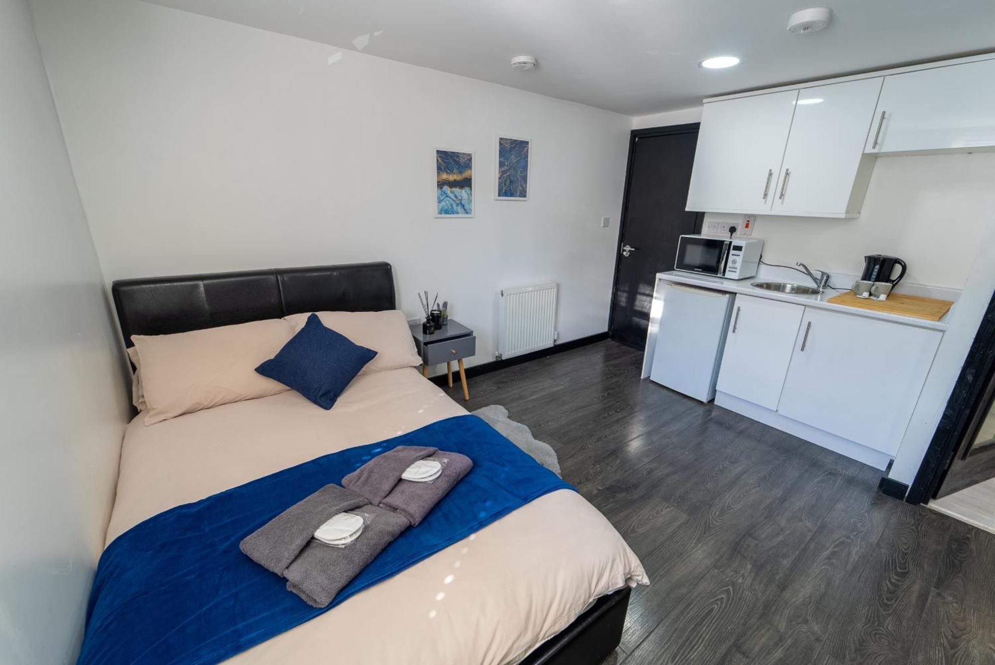 Staysa Equipped Studios Near Qe And Uob In Guesthouse Close To The City! Birmingham Chambre photo