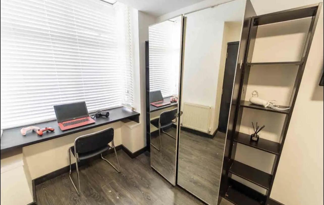 Staysa Equipped Studios Near Qe And Uob In Guesthouse Close To The City! Birmingham Extérieur photo