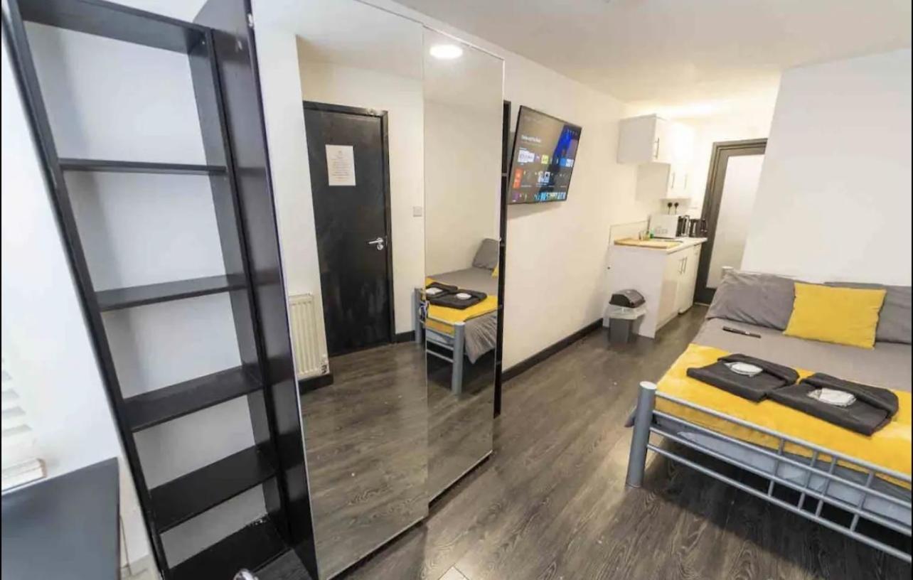 Staysa Equipped Studios Near Qe And Uob In Guesthouse Close To The City! Birmingham Extérieur photo